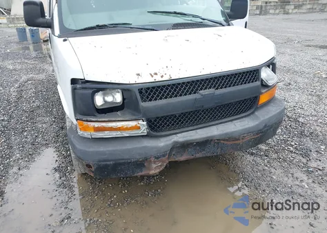 2005 Chevrolet Express from USA, damaged, VIN 1GCGG25V751137335